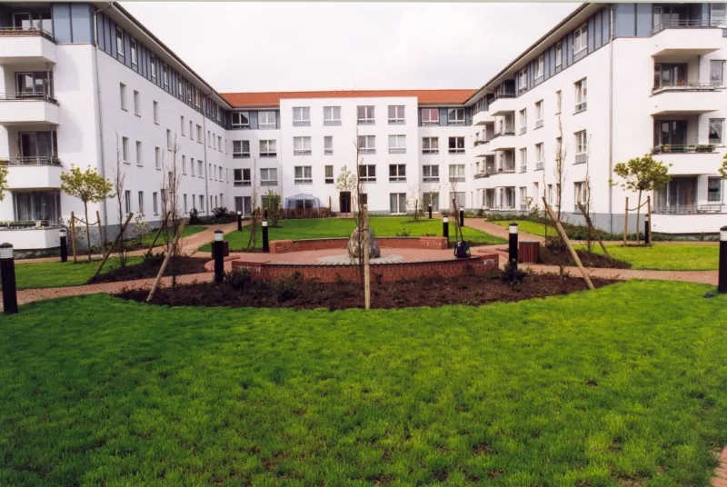 Wohnung im grünen Innenhof gelegen WBS besonderer Wohnbedarf 140 — photo 1